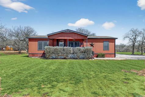 1298 County Road 425 Stockdale TX 78160