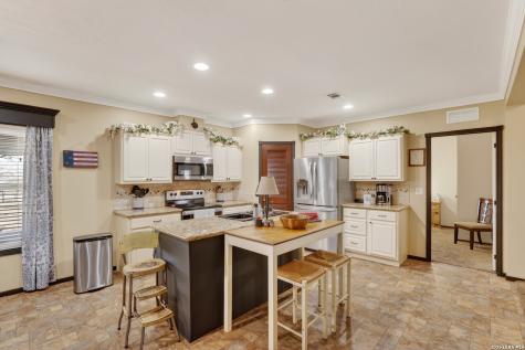 1298 County Road 425 Stockdale TX 78160