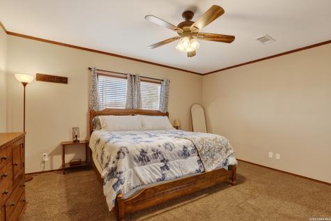 1298 County Road 425 Stockdale TX 78160