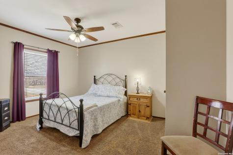 1298 County Road 425 Stockdale TX 78160