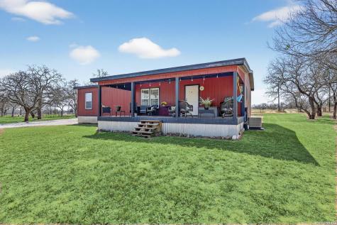 1298 County Road 425 Stockdale TX 78160