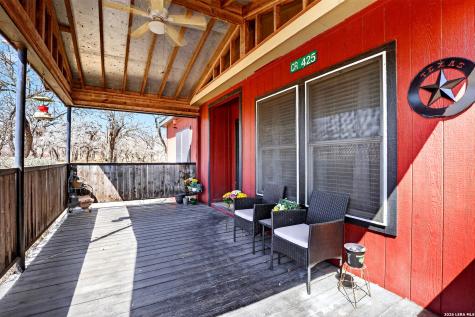 1298 County Road 425 Stockdale TX 78160