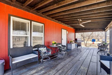 1298 County Road 425 Stockdale TX 78160