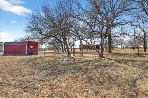 1298 County Road 425 Stockdale TX 78160