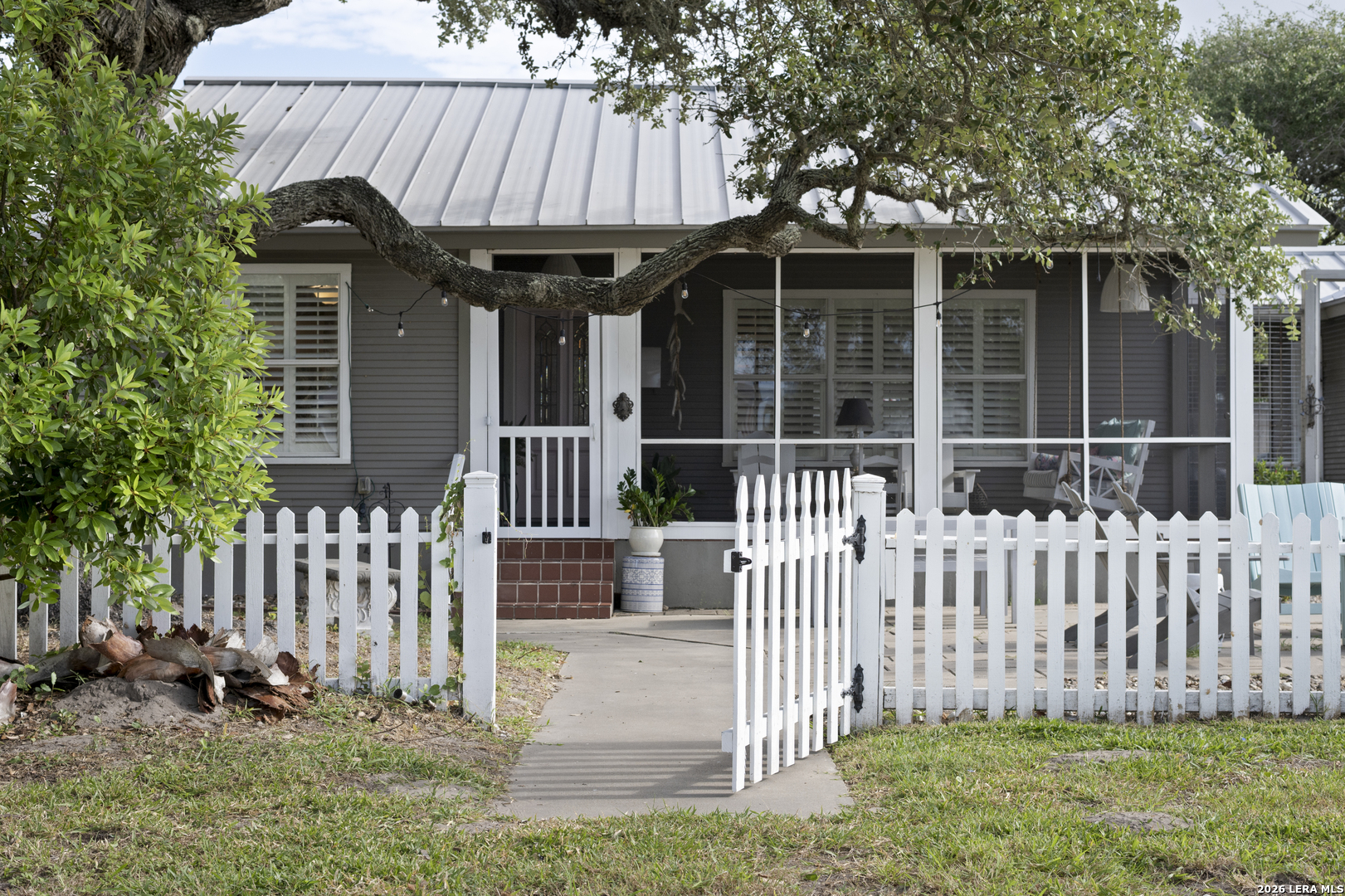 1302 E Cedar Street Rockport TX 78382