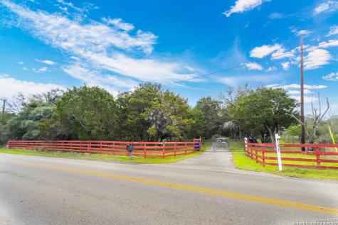 1225 Mission Valley Road New Braunfels TX 78132