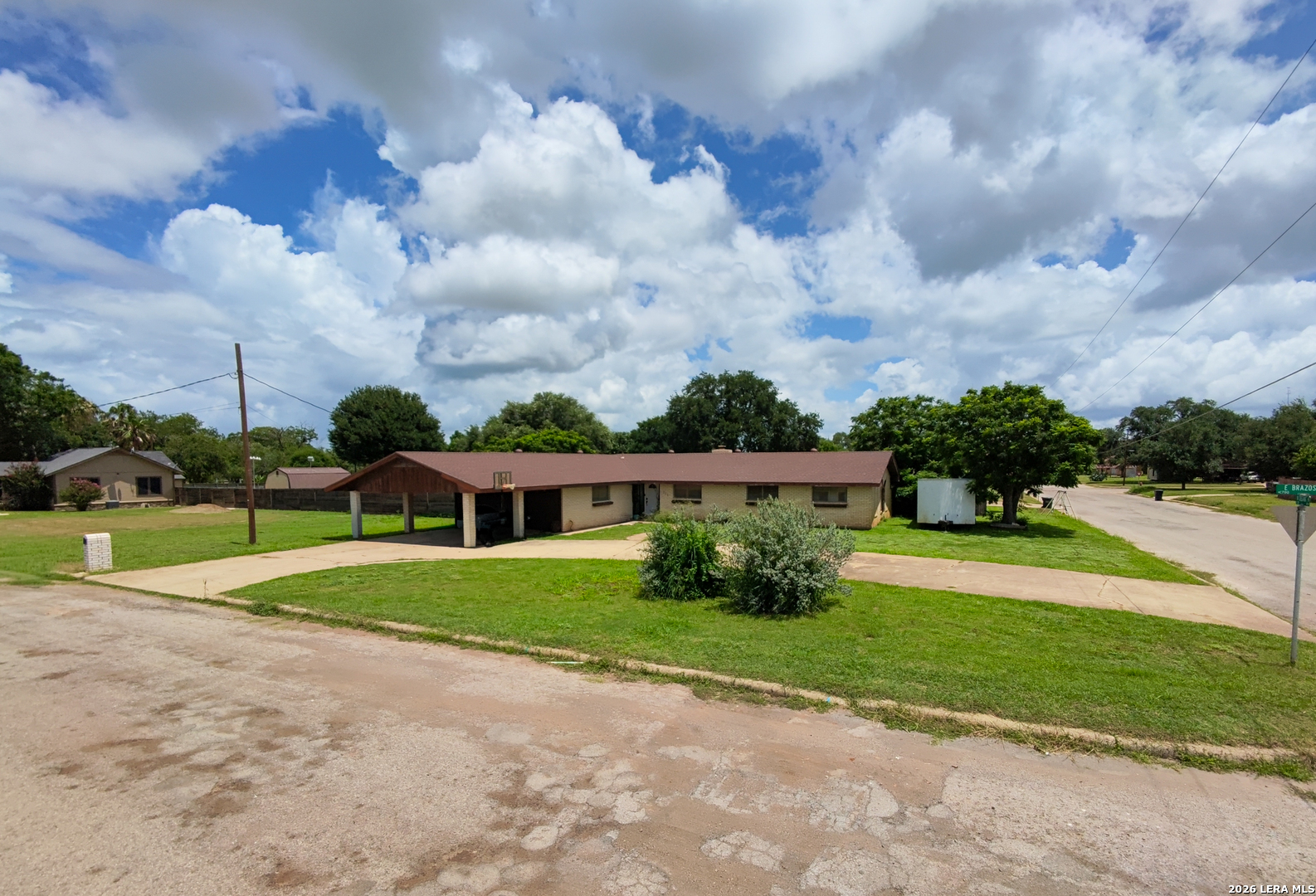 717 E. Brazos Pearsall TX 78061