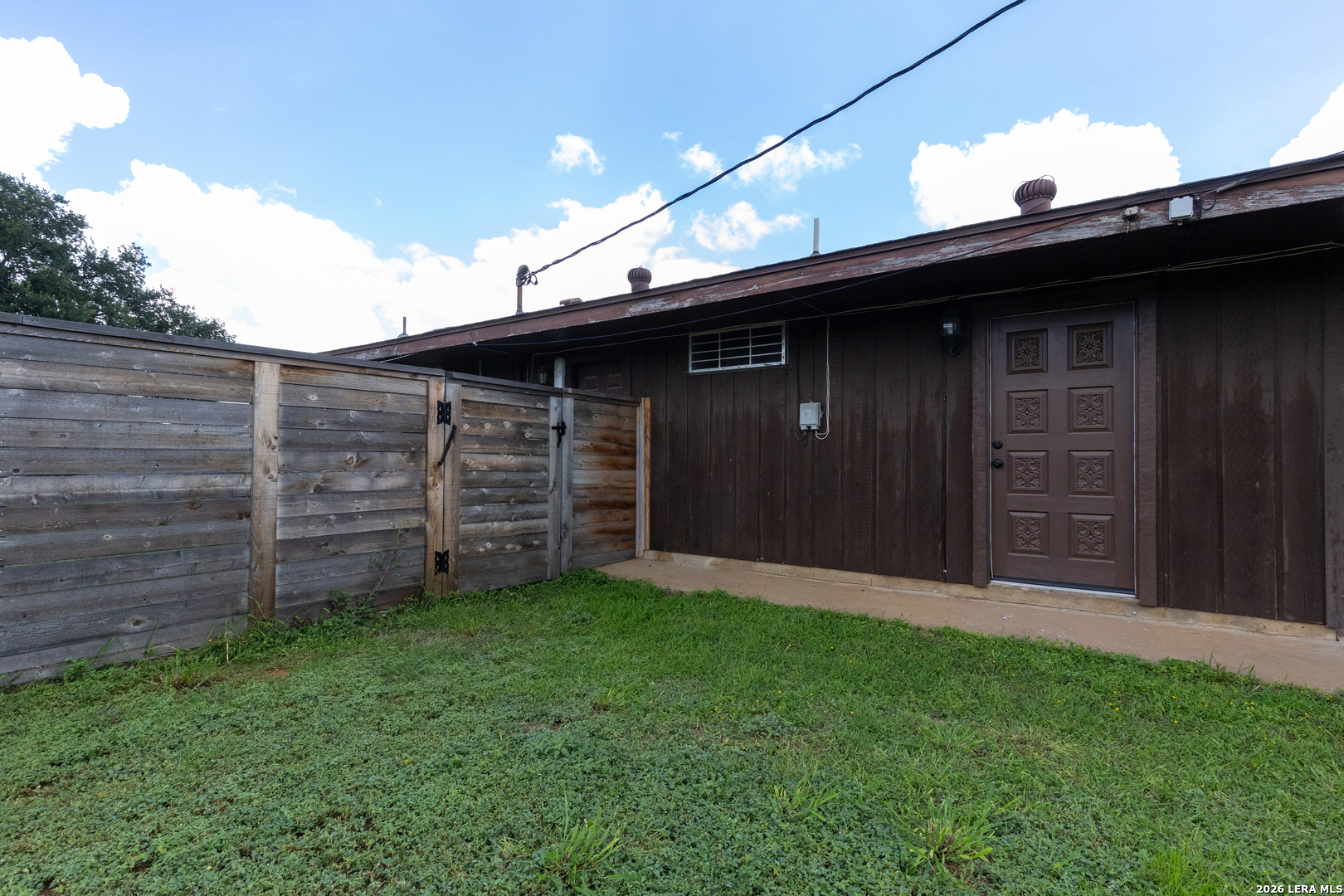 717 E. Brazos Pearsall TX 78061