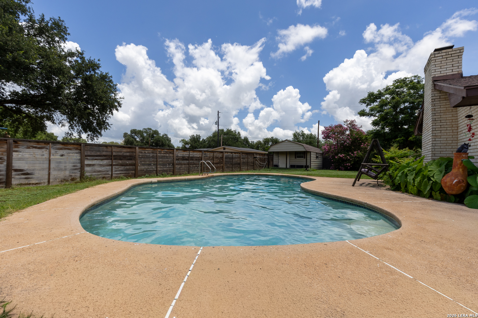 717 E. Brazos Pearsall TX 78061