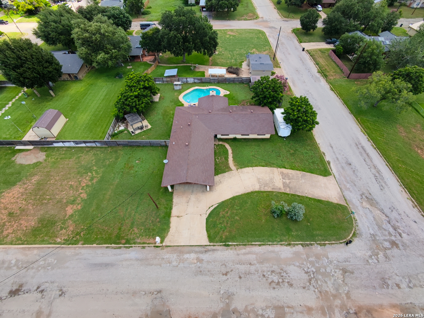 717 E. Brazos Pearsall TX 78061