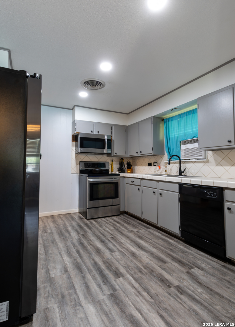 717 E. Brazos Pearsall TX 78061
