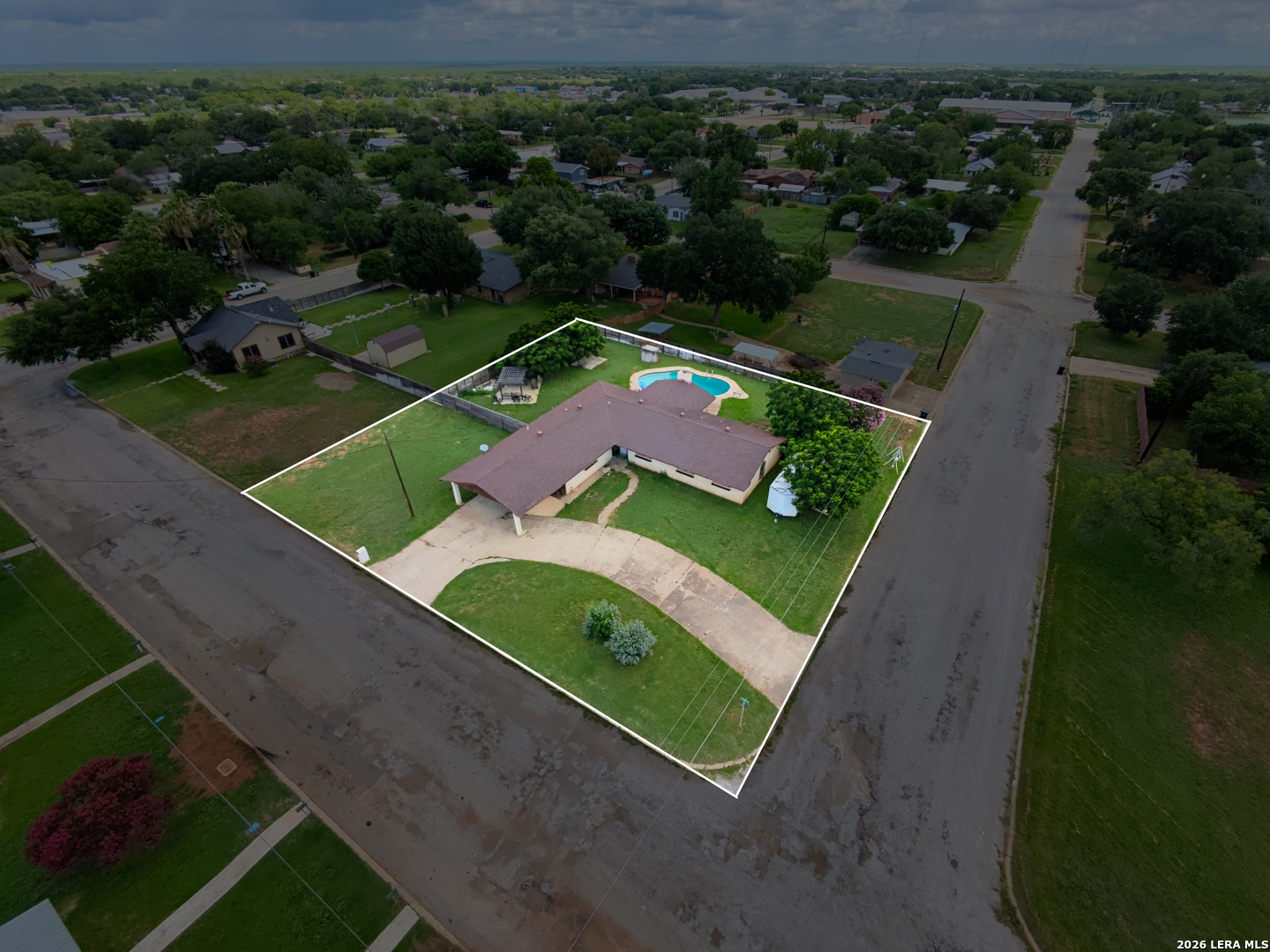 717 E. Brazos Pearsall TX 78061