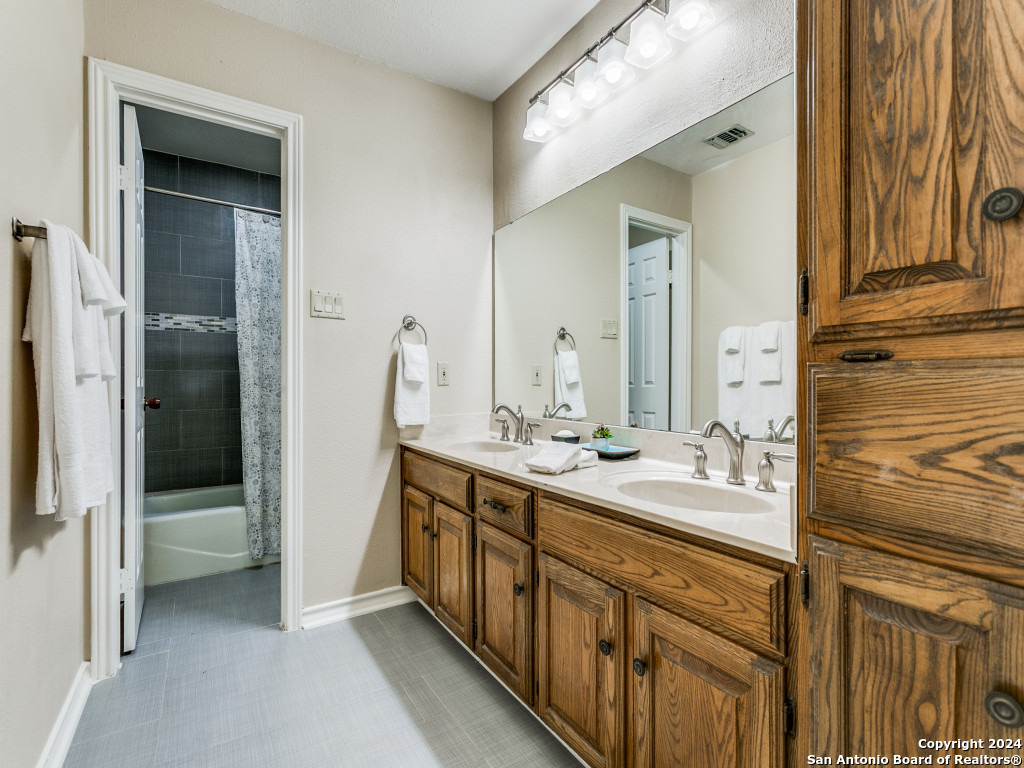 12543 Elm Manor Street San Antonio TX 78230