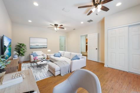 7806 Shady Hollow Lane San Antonio TX 78255
