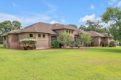 893 Paddy Road Floresville TX 78114