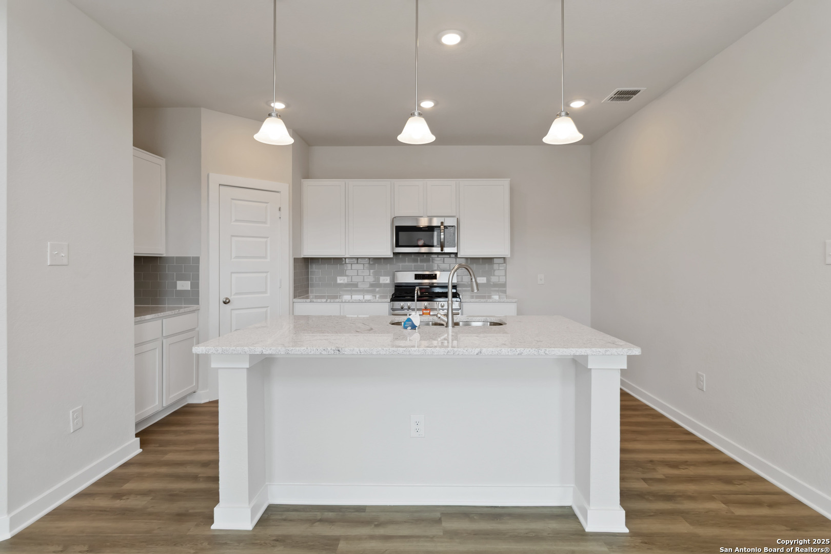 8968 Hazel Birch Elmendorf TX 78112