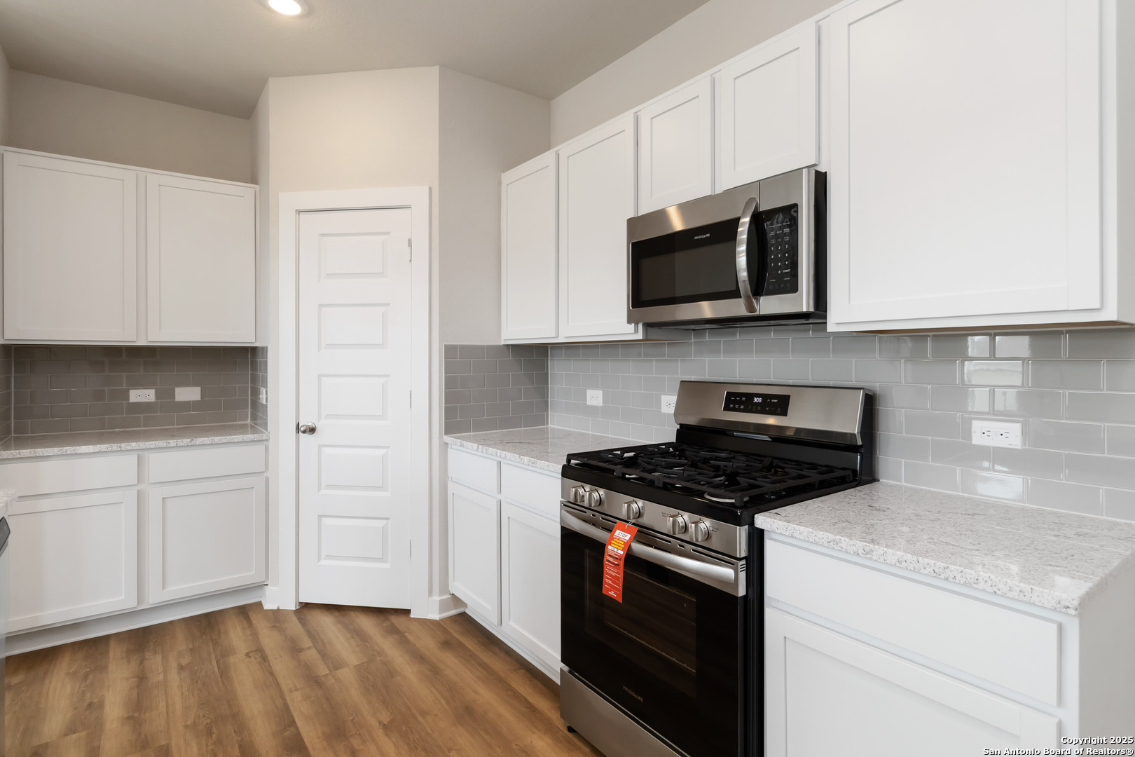 8968 Hazel Birch Elmendorf TX 78112