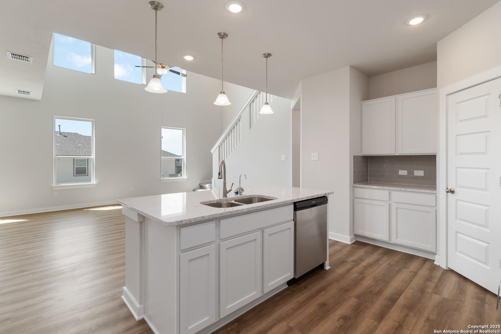 8968 Hazel Birch Elmendorf TX 78112
