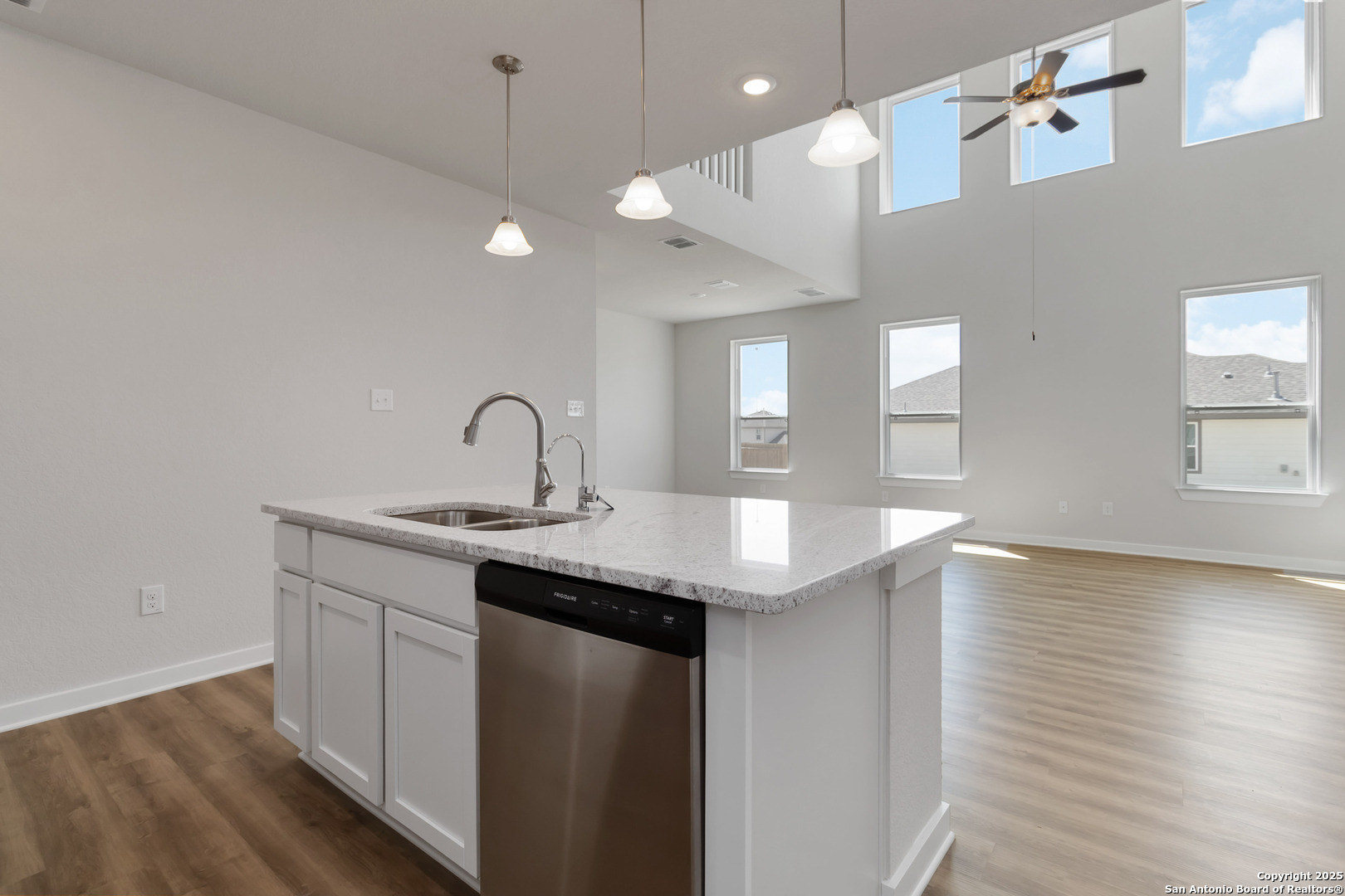 8968 Hazel Birch Elmendorf TX 78112