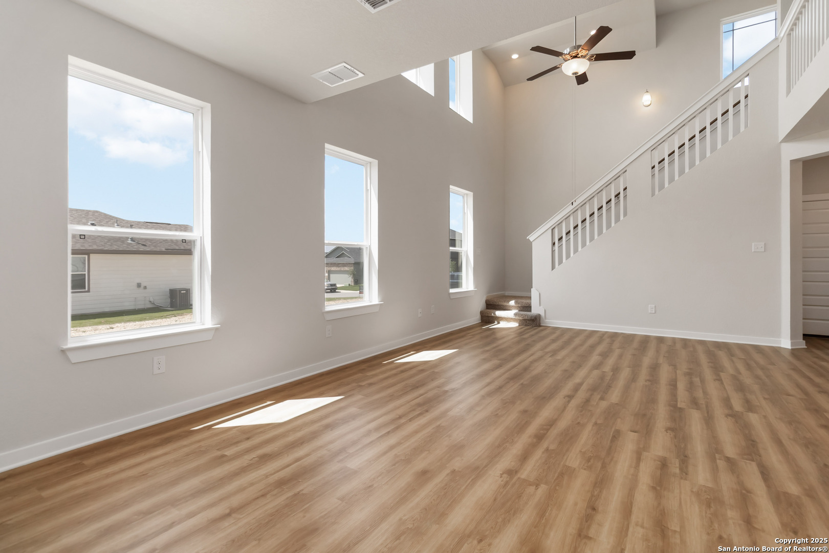 8968 Hazel Birch Elmendorf TX 78112