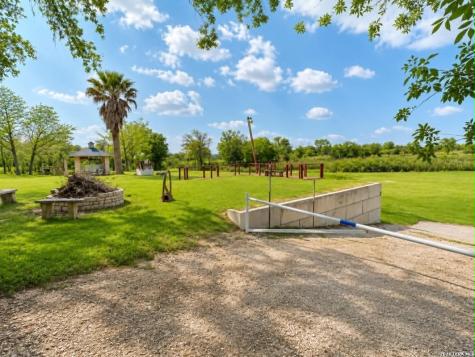 826 Lakeshore Drive S Bandera TX 78003