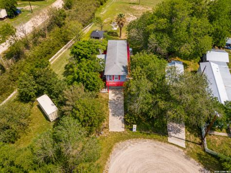 826 Lakeshore Drive S Bandera TX 78003
