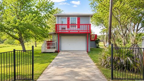 826 Lakeshore Drive S Bandera TX 78003