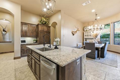 7805 Colonial Woods Boerne TX 78015