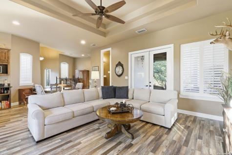 7805 Colonial Woods Boerne TX 78015