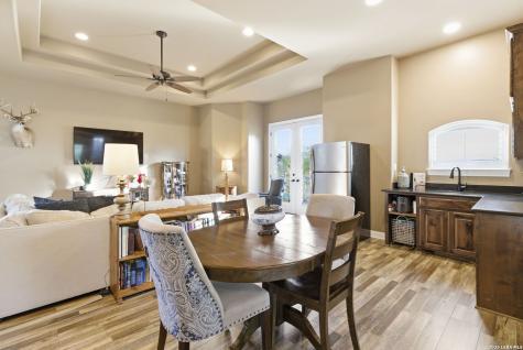 7805 Colonial Woods Boerne TX 78015