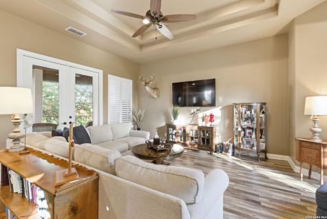7805 Colonial Woods Boerne TX 78015
