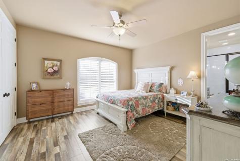 7805 Colonial Woods Boerne TX 78015