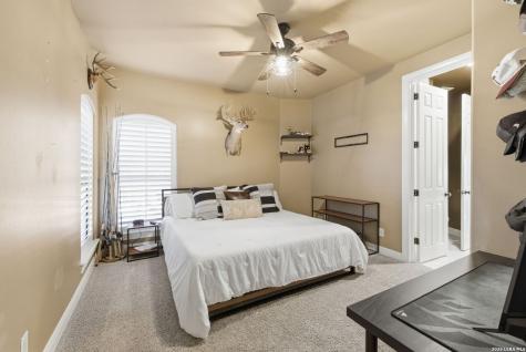 7805 Colonial Woods Boerne TX 78015
