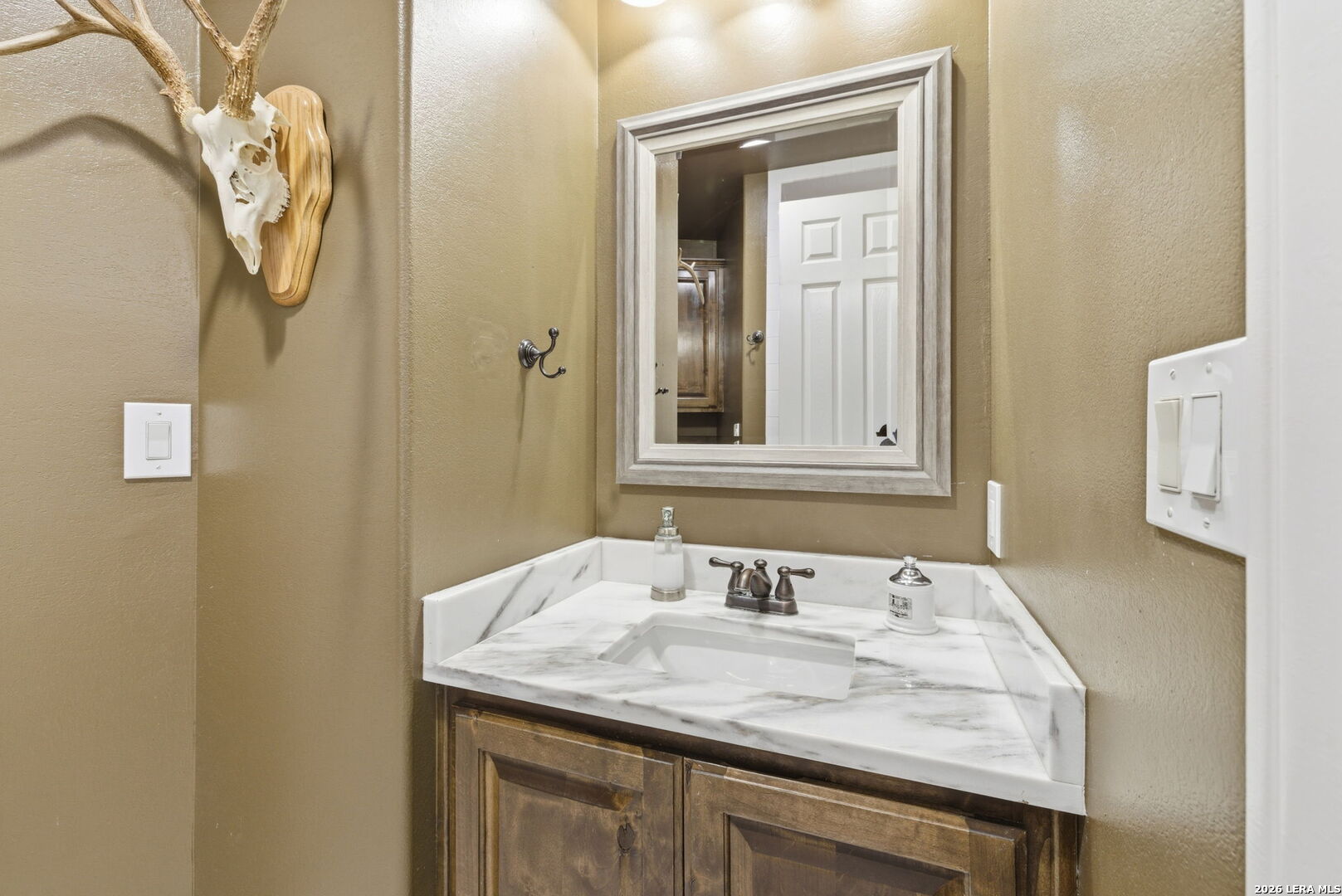 7805 Colonial Woods Boerne TX 78015