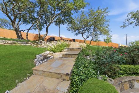 7805 Colonial Woods Boerne TX 78015