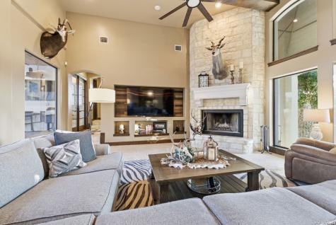 7805 Colonial Woods Boerne TX 78015