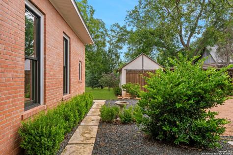 509 W Austin Street Fredericksburg TX 78624