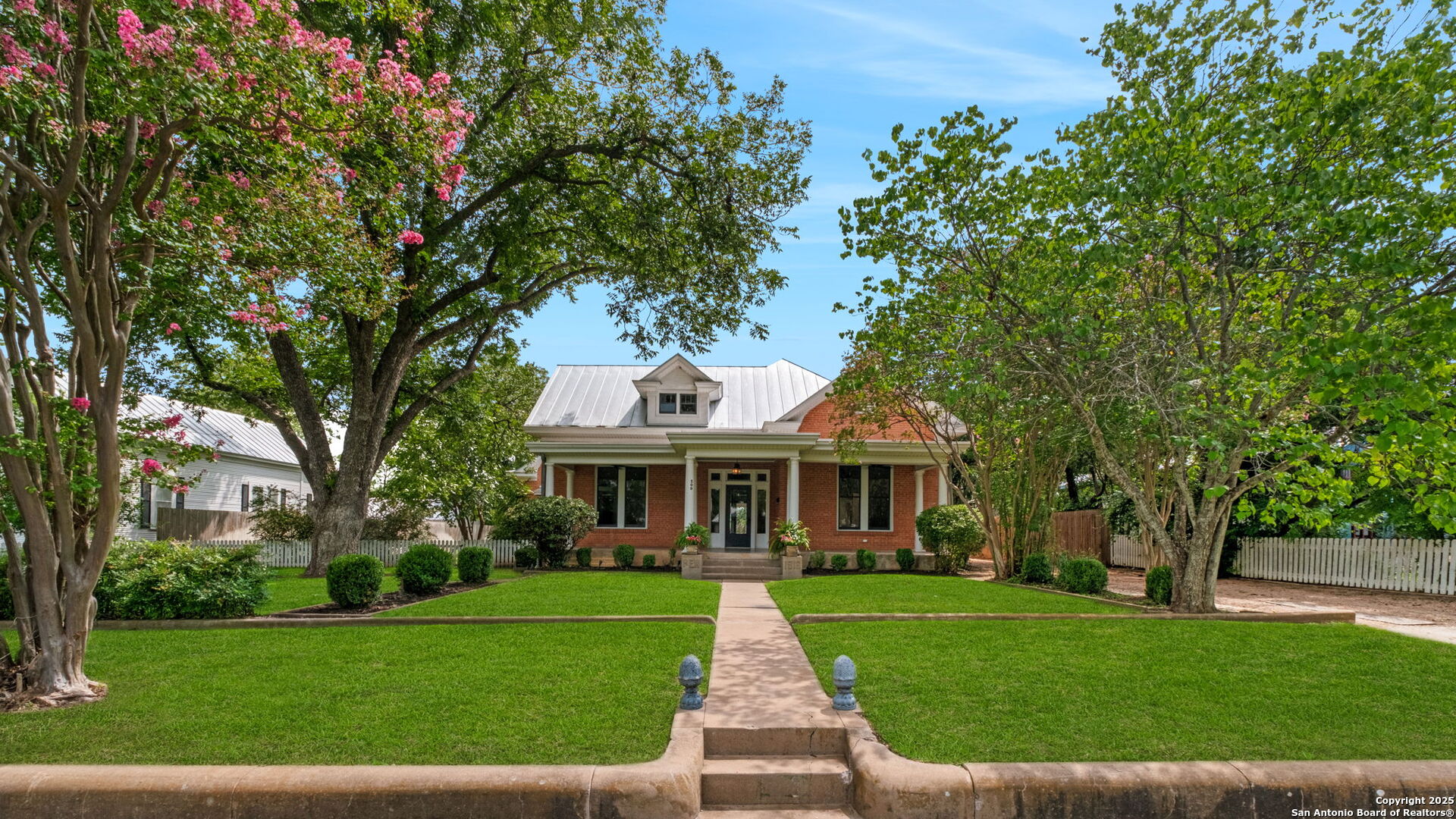 509 W Austin Street Fredericksburg TX 78624