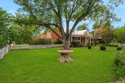 509 W Austin Street Fredericksburg TX 78624