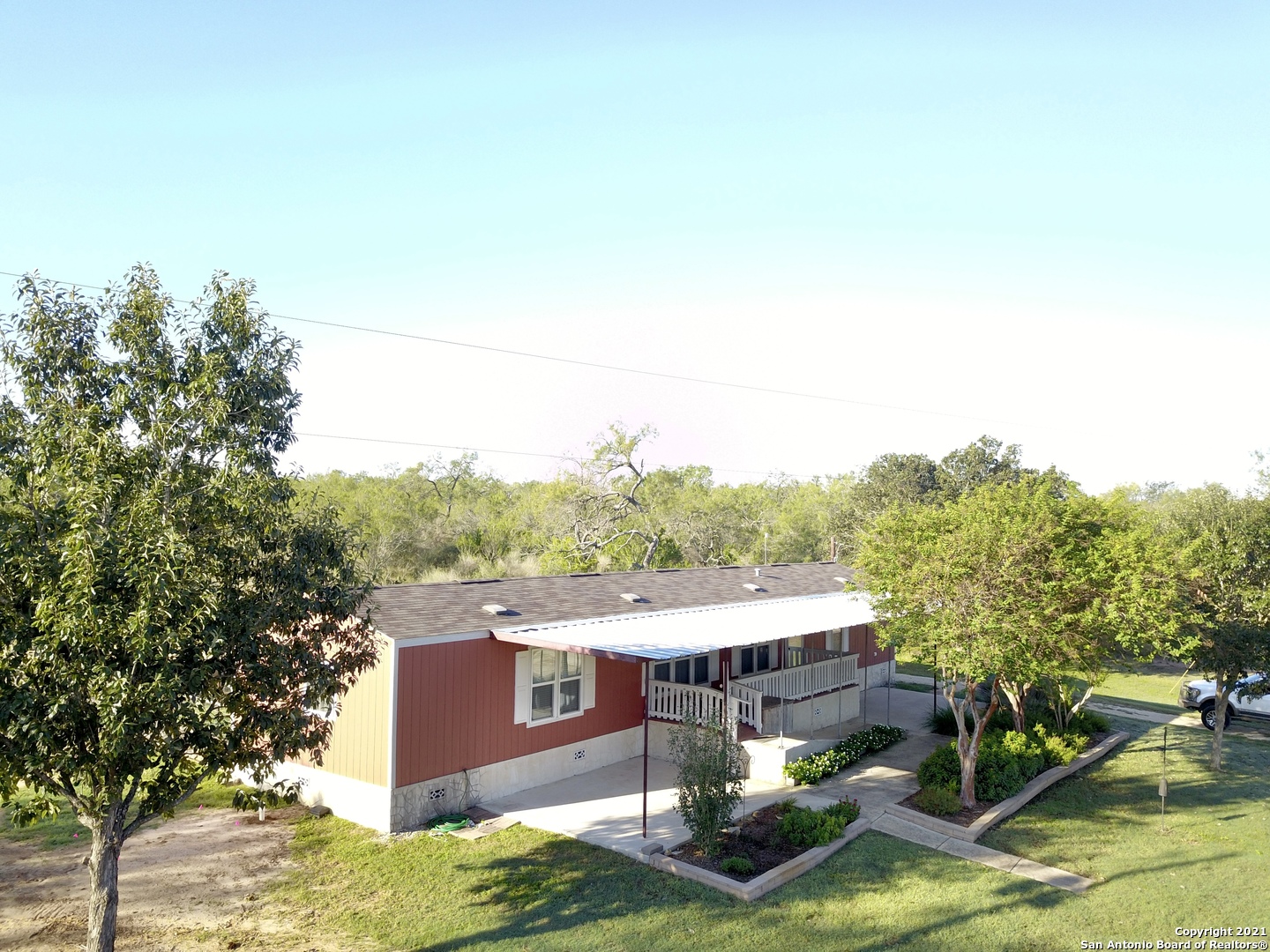 136 County Road 157 Floresville TX 78114