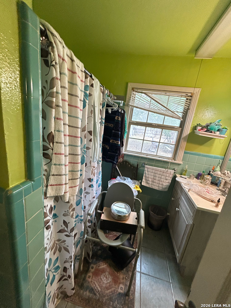 327 Hermitage San Antonio TX 78223
