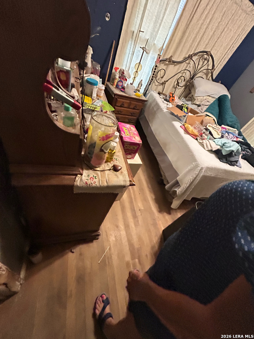 327 Hermitage San Antonio TX 78223
