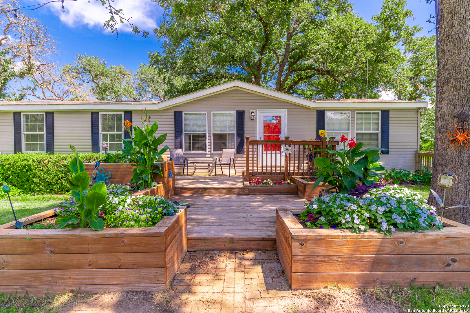 111 Longhorn Road Stockdale TX 78160