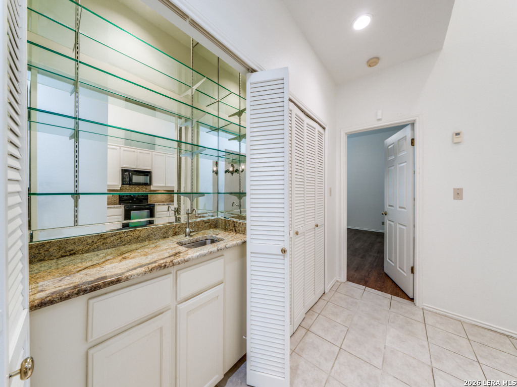 178 Oakwell Farms San Antonio TX 78218