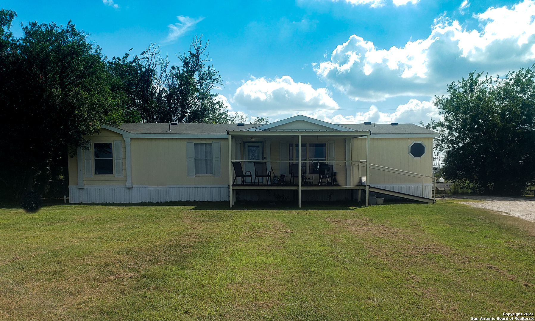 1438 Country Lane Marion TX 78124