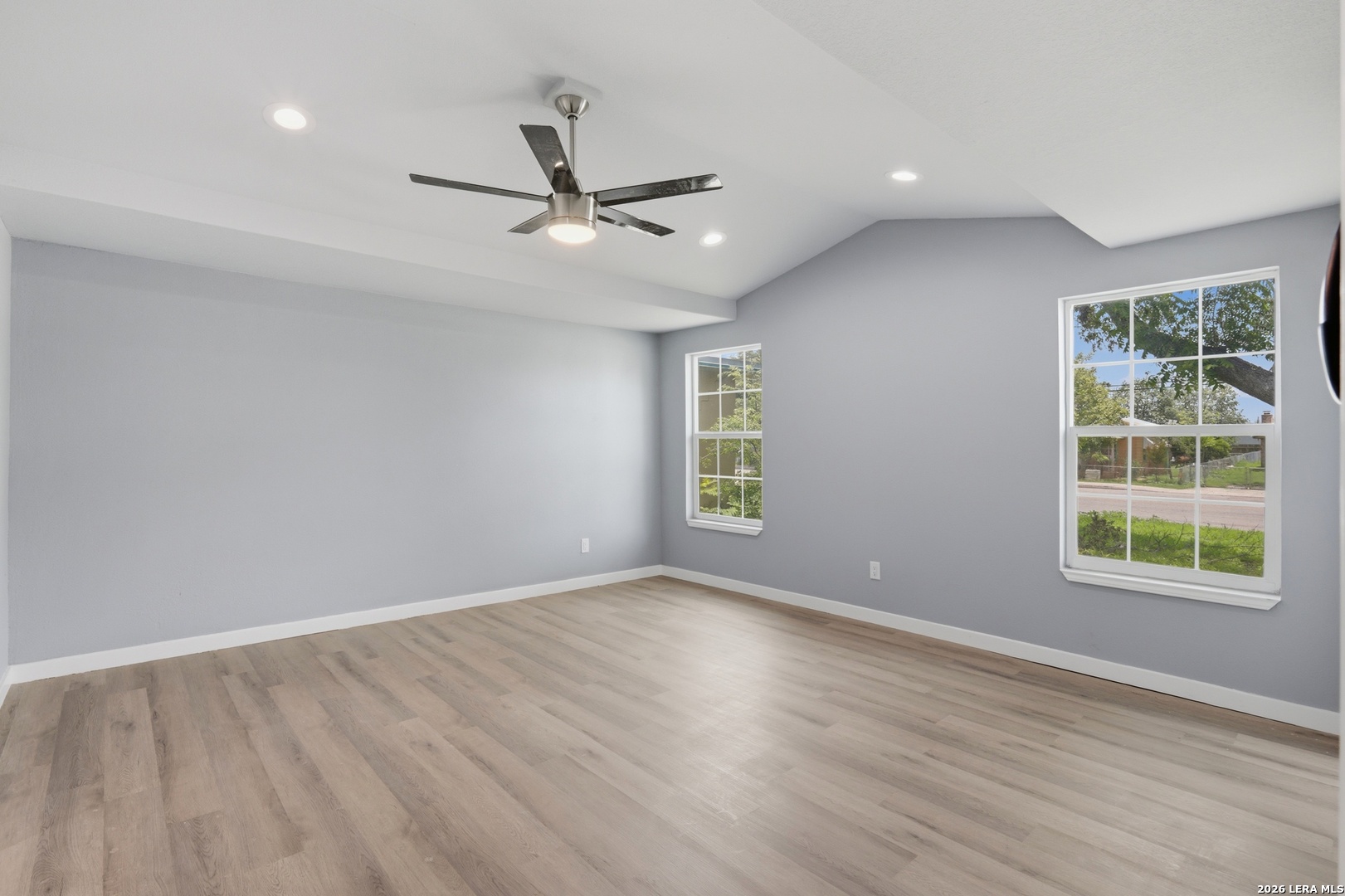 8013 E 6th Street Somerset TX 78069