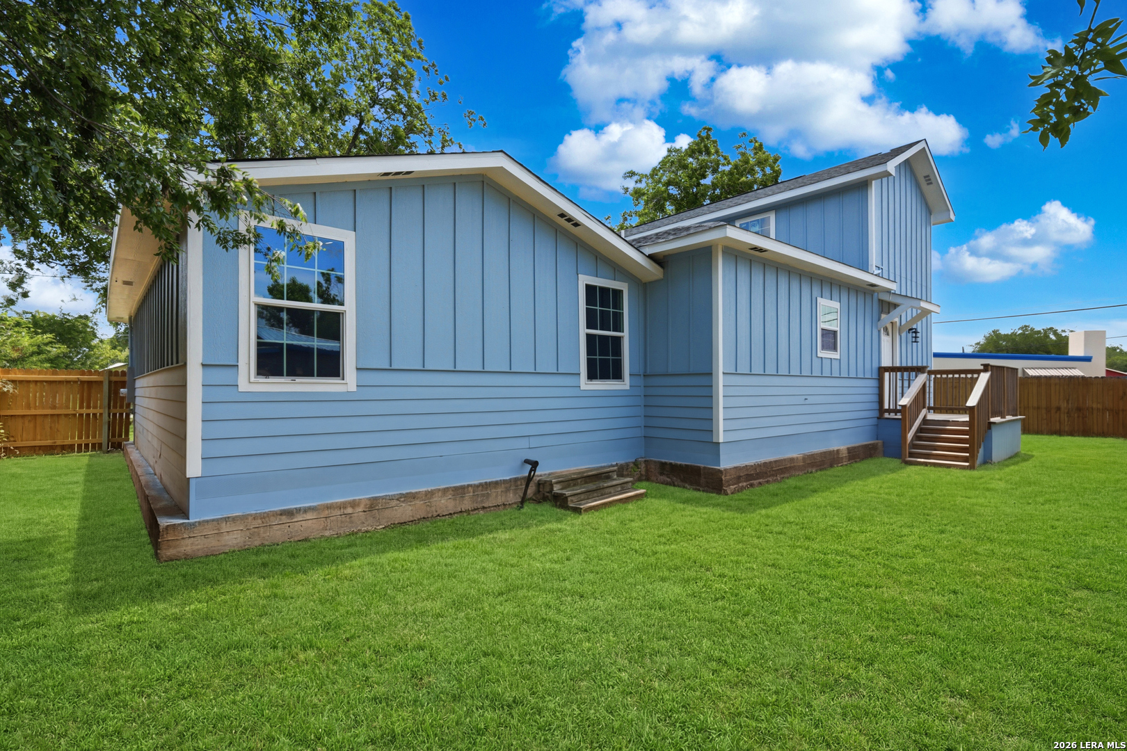 8013 E 6th Street Somerset TX 78069