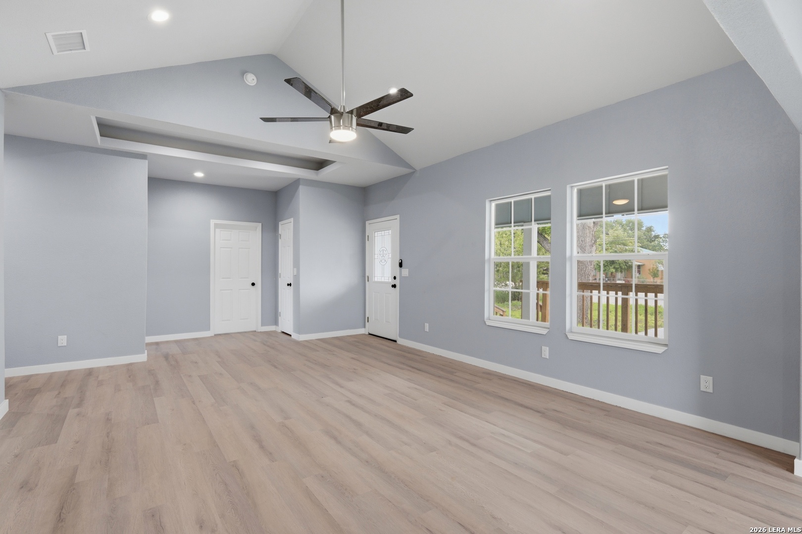 8013 E 6th Street Somerset TX 78069