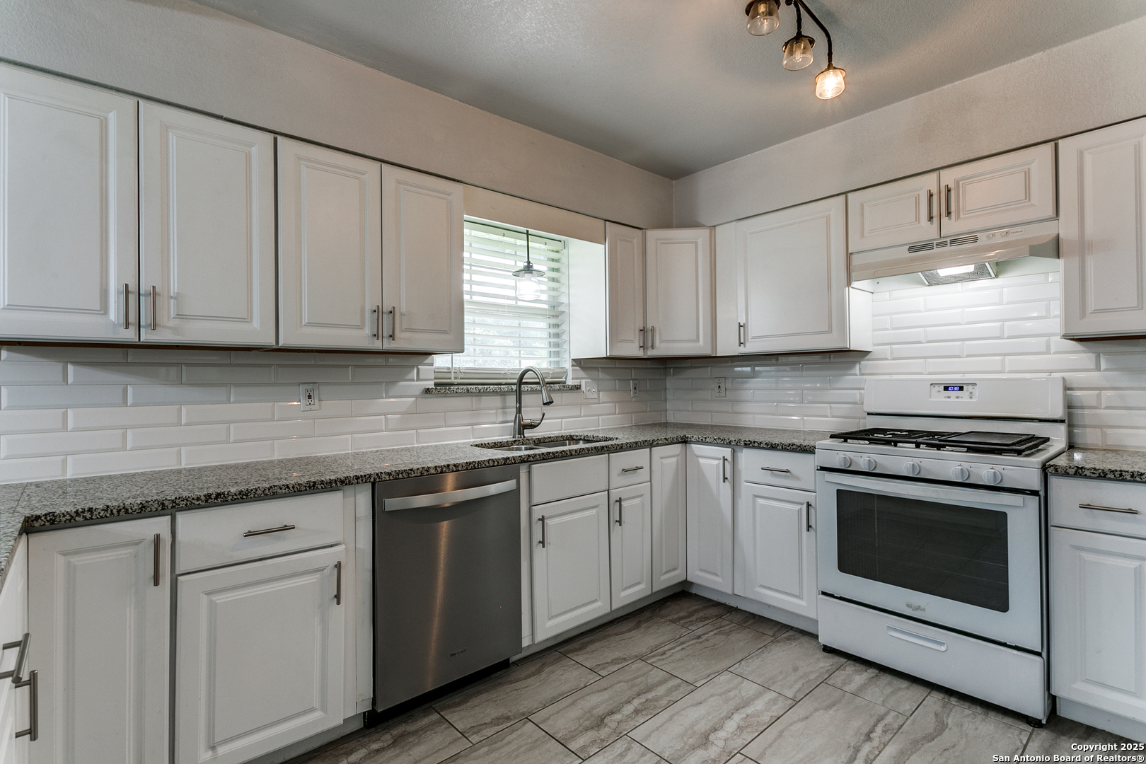 4439 Tropical Drive San Antonio TX 78218