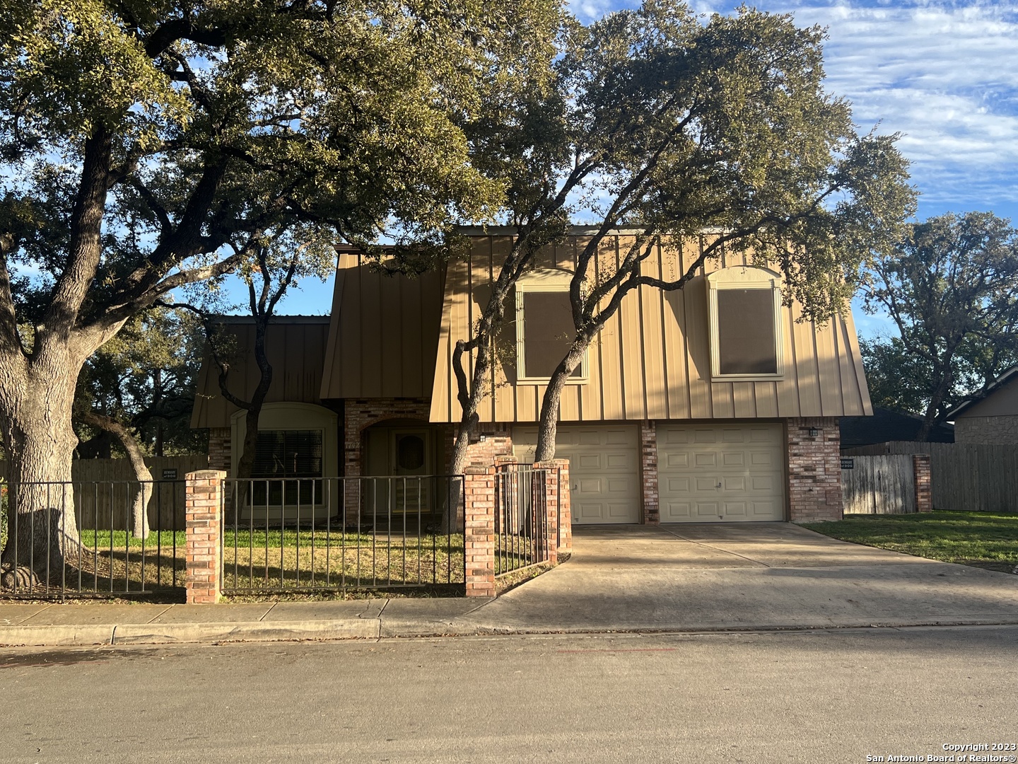 1742 Autumn Woods Street San Antonio TX 78232